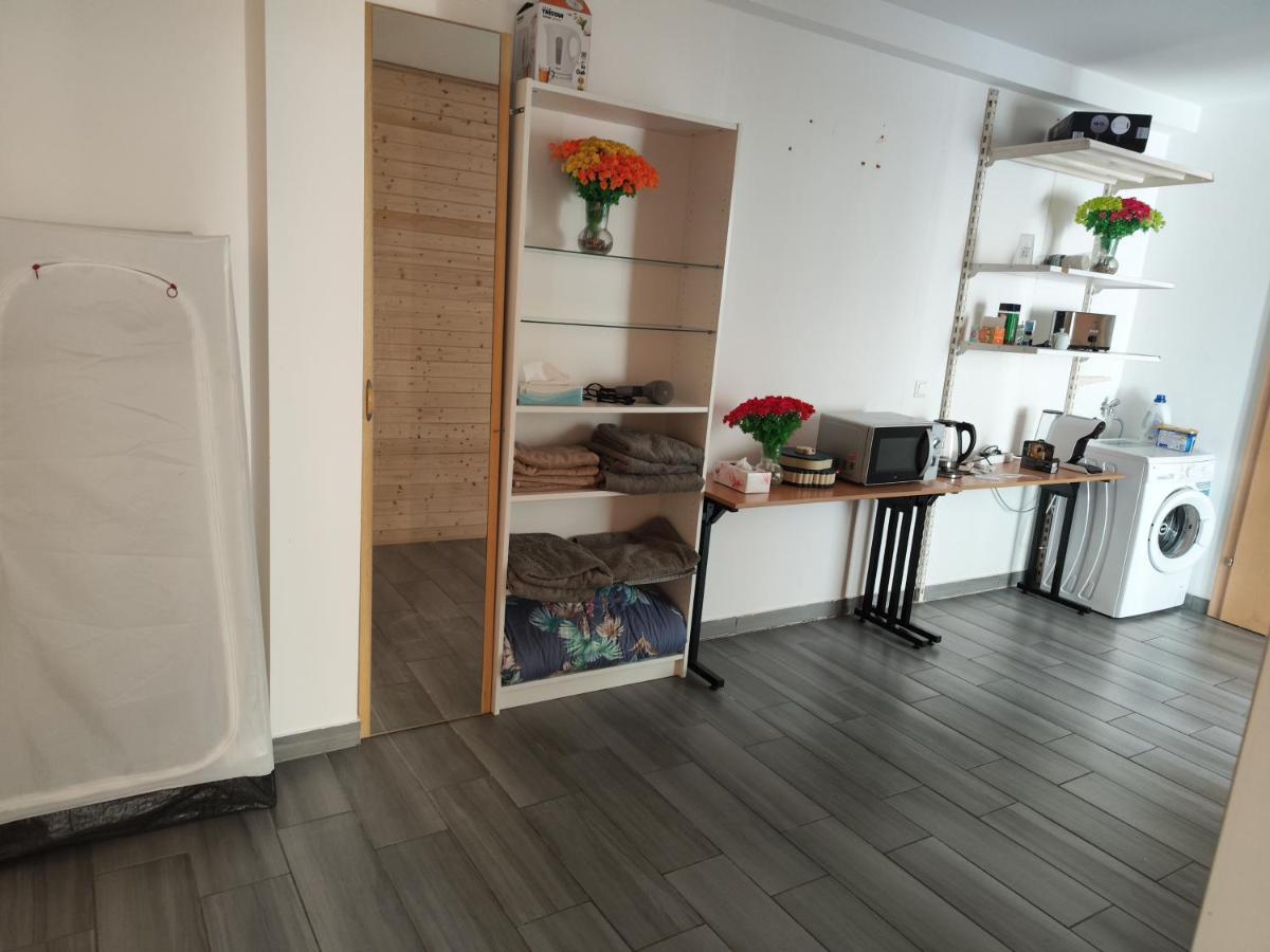 Erdgeschoss Wohnung Nahe Flughafen Wina Bagian luar foto